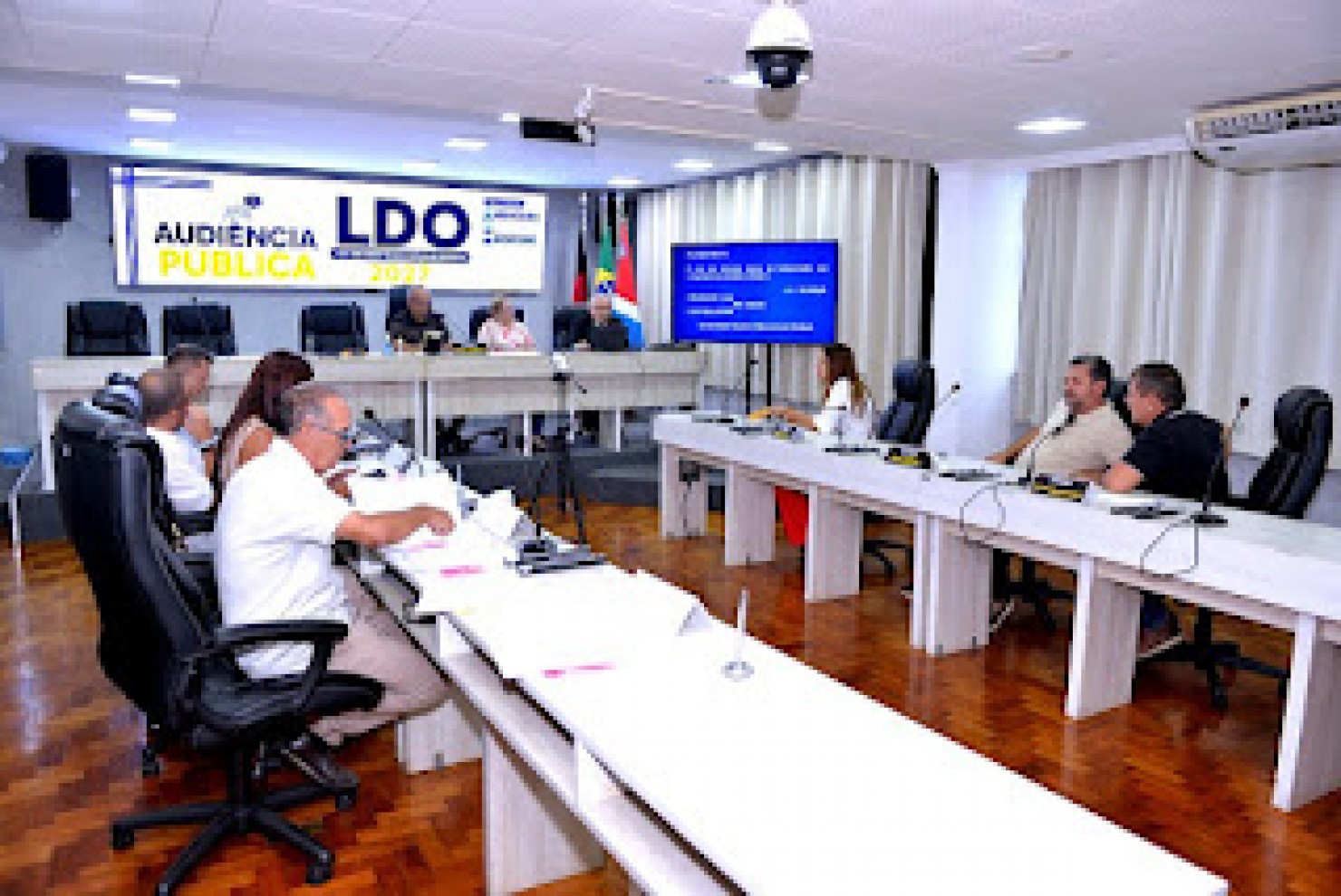 Câmara de Monteiro realiza Audiência Pública da LDO 2027 com participação de vereadores e equipe técnica do município